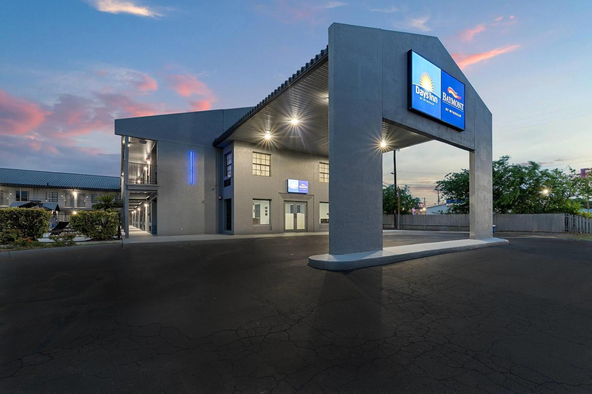 Days Inn By Wyndham San Antonio Near Lackland Afb Exterior foto